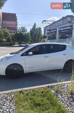 Хэтчбек Nissan Leaf 2014 в Днепре