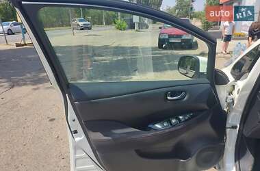 Хэтчбек Nissan Leaf 2016 в Николаеве