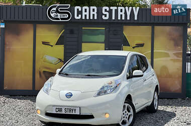 Хетчбек Nissan Leaf 2012 в Стрию