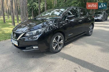 Хэтчбек Nissan Leaf 2019 в Киеве