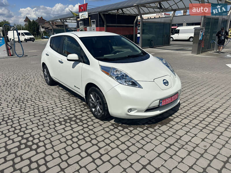 Хэтчбек Nissan Leaf 2014 в Львове