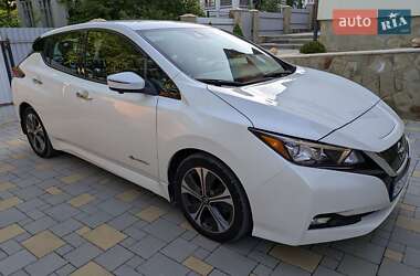 Хэтчбек Nissan Leaf 2018 в 