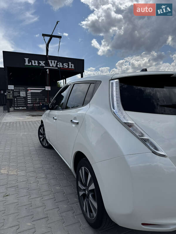 Хэтчбек Nissan Leaf 2017 в Луцке
