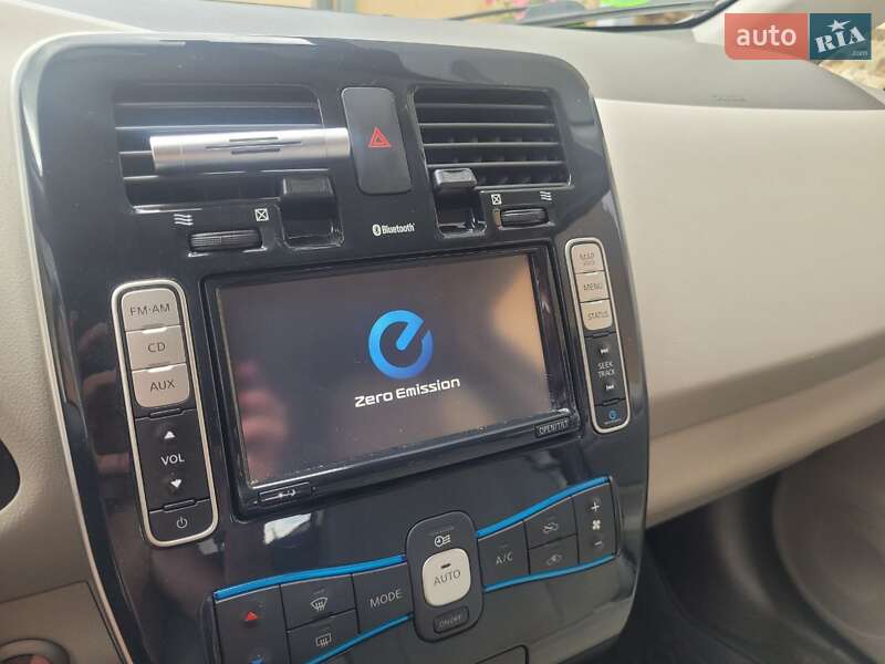 Хэтчбек Nissan Leaf 2012 в Луцке