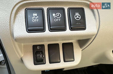 Хэтчбек Nissan Leaf 2011 в 