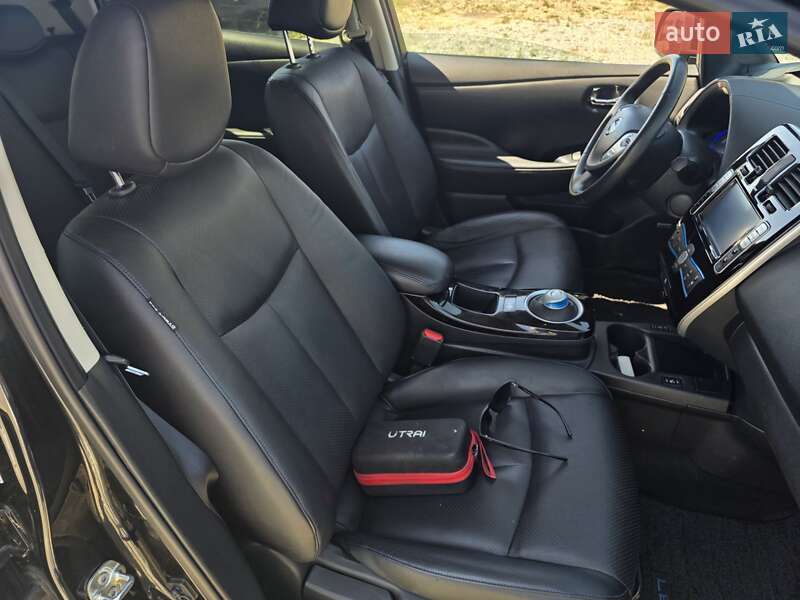 Хэтчбек Nissan Leaf 2015 в Тернополе