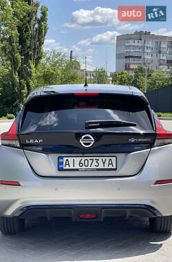 Хэтчбек Nissan Leaf 2018 в 