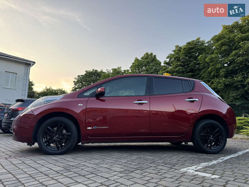 Хэтчбек Nissan Leaf 2015 в Луцке