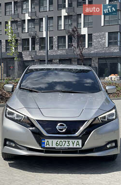 Хэтчбек Nissan Leaf 2018 в 