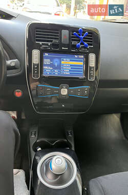 Хетчбек Nissan Leaf 2014 в 