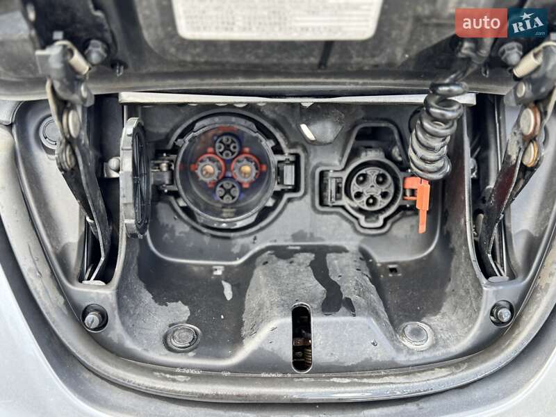 Хетчбек Nissan Leaf 2014 в Києві