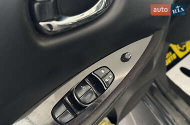 Хэтчбек Nissan Leaf 2013 в 