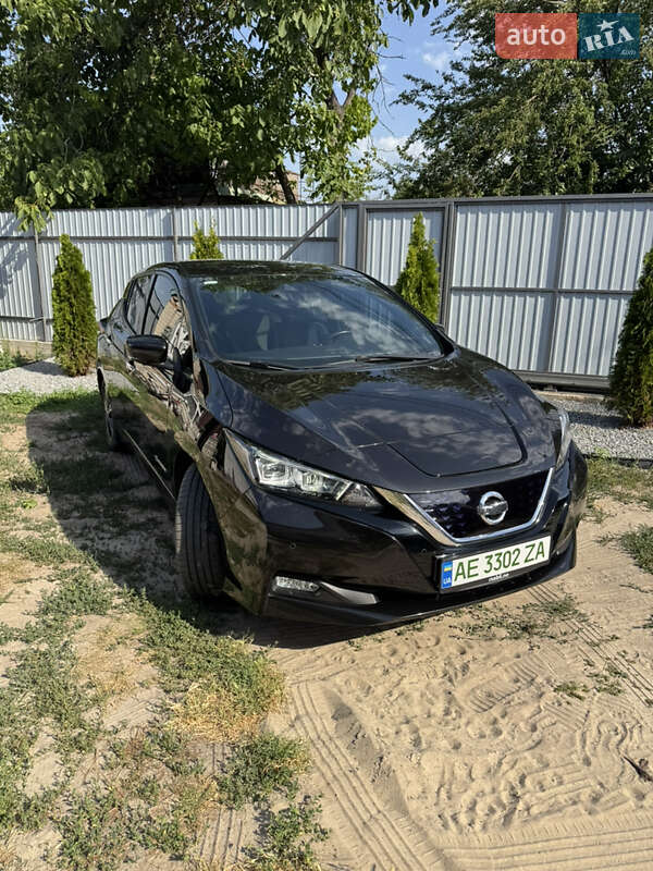 Хэтчбек Nissan Leaf 2019 в Днепре