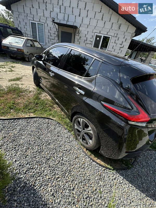 Хэтчбек Nissan Leaf 2019 в Днепре