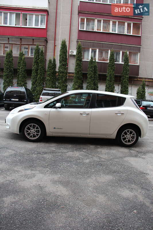 Хетчбек Nissan Leaf 2014 в Тернополі