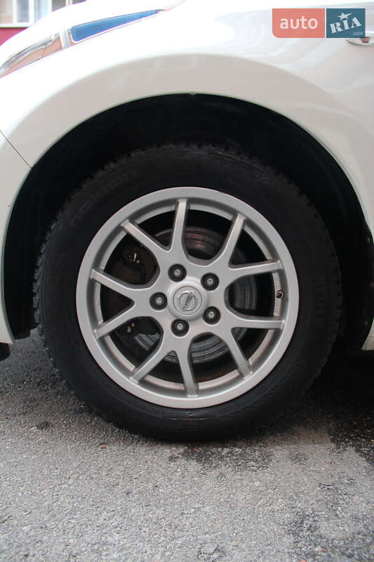 Хетчбек Nissan Leaf 2014 в Тернополі