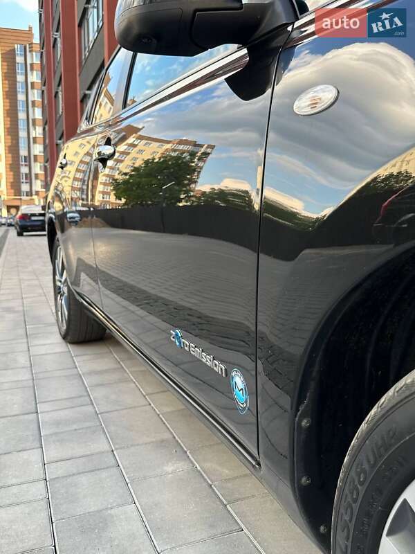 Хетчбек Nissan Leaf 2014 в Житомирі