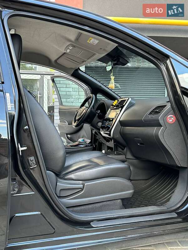 Хетчбек Nissan Leaf 2014 в Житомирі