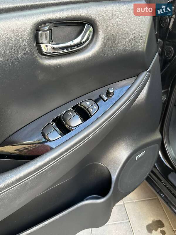 Хетчбек Nissan Leaf 2014 в Житомирі