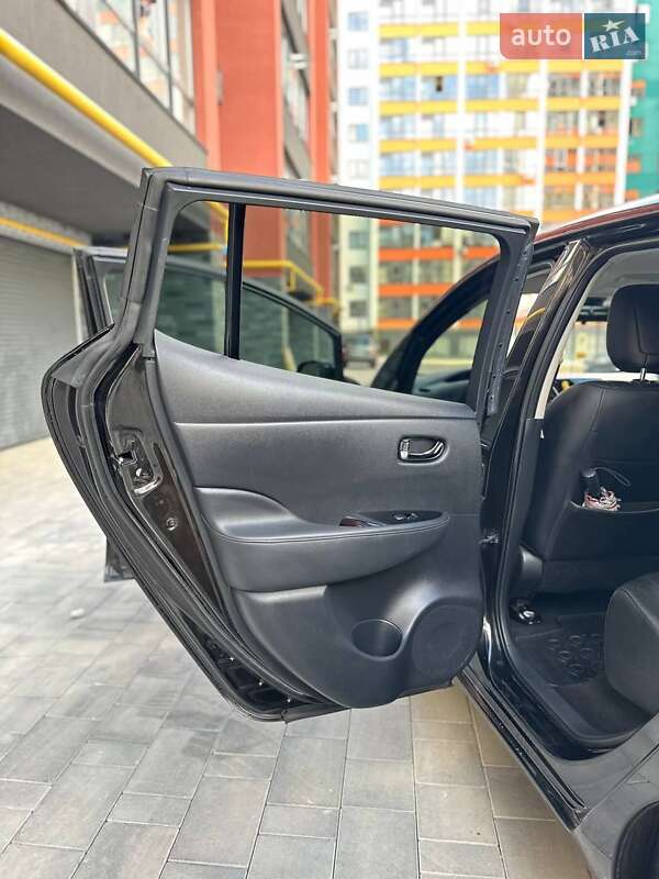 Хетчбек Nissan Leaf 2014 в Житомирі