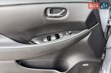 Хэтчбек Nissan Leaf 2022 в 