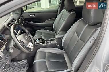 Хэтчбек Nissan Leaf 2022 в 