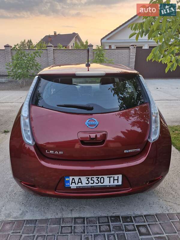 Хэтчбек Nissan Leaf 2013 в Киеве