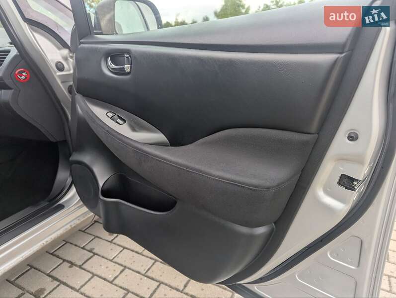 Хэтчбек Nissan Leaf 2013 в Дрогобыче
