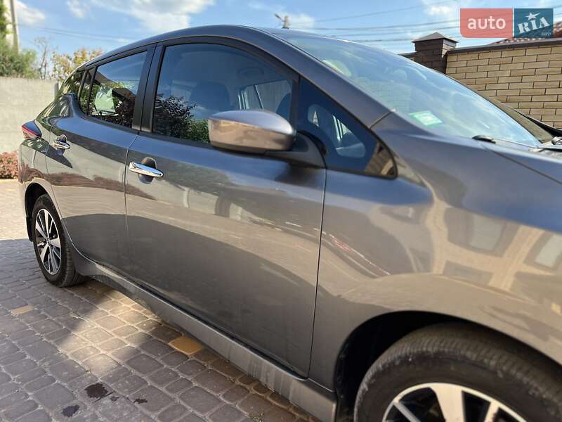 Хетчбек Nissan Leaf 2021 в Вінниці