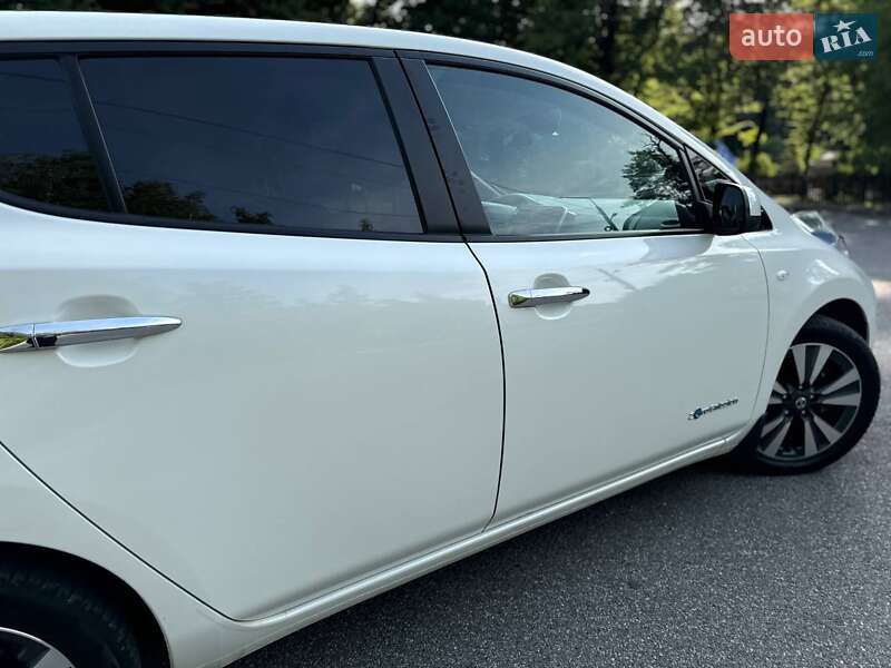 Хетчбек Nissan Leaf 2016 в Трускавці