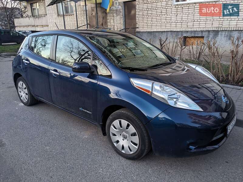 Хэтчбек Nissan Leaf 2017 в 