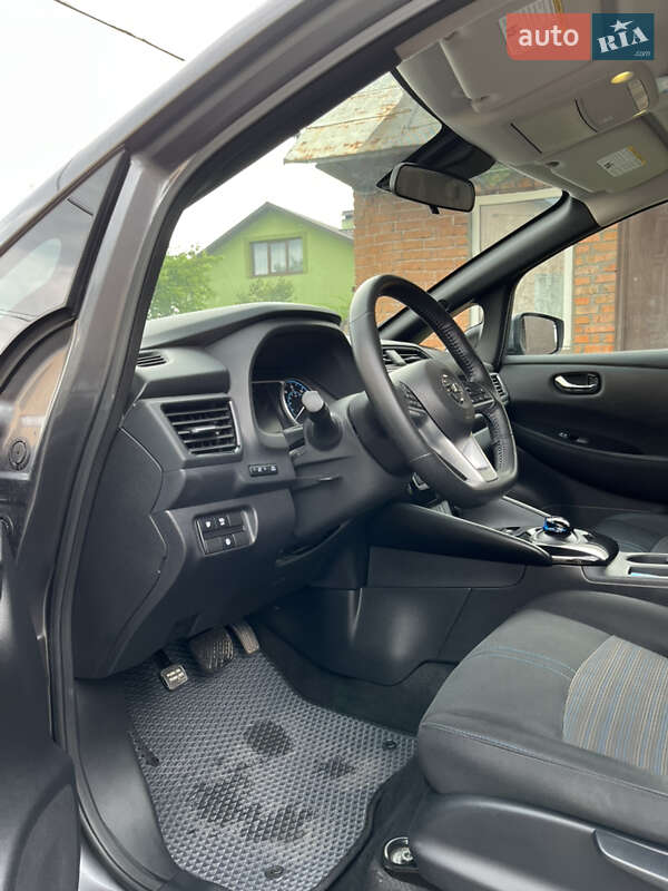 Хэтчбек Nissan Leaf 2019 в Шептицькому