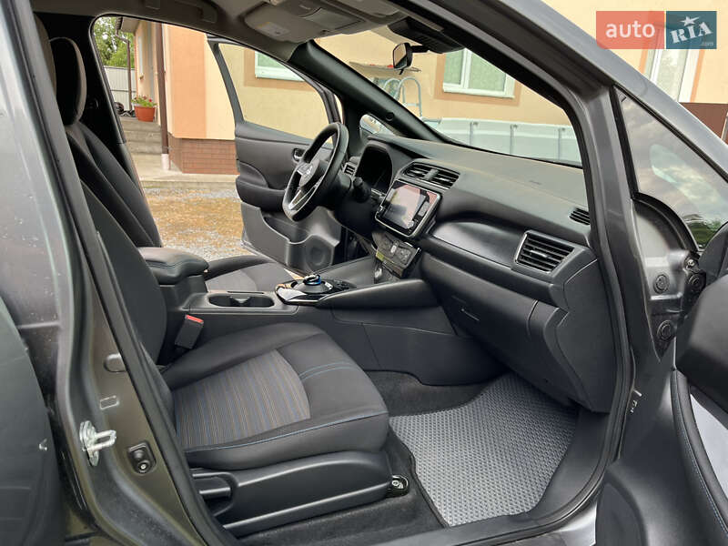 Хэтчбек Nissan Leaf 2019 в Шептицькому