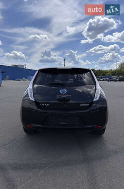 Хэтчбек Nissan Leaf 2014 в 
