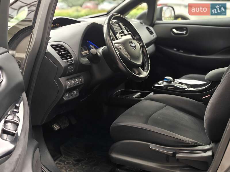 Хэтчбек Nissan Leaf 2015 в Ивано-Франковске