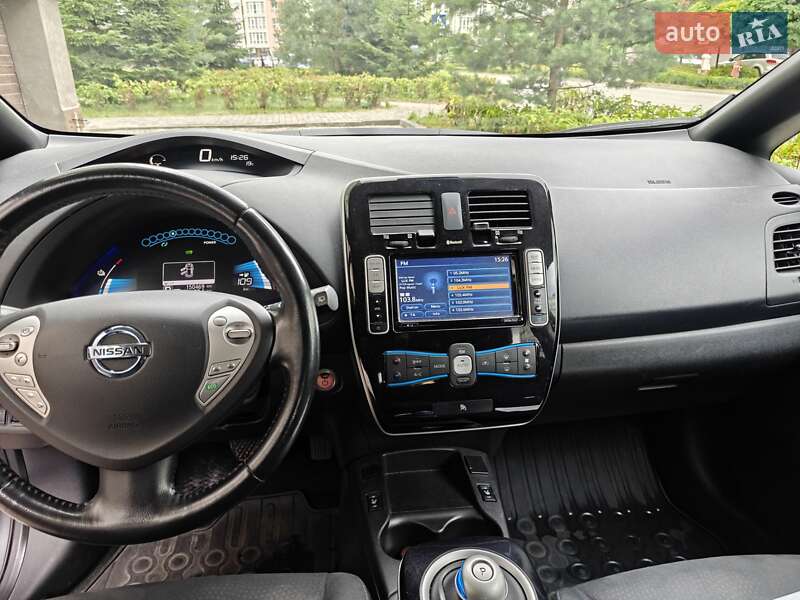 Хэтчбек Nissan Leaf 2015 в Ивано-Франковске