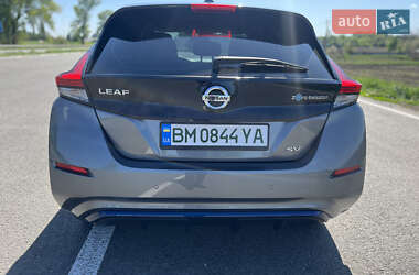 Хэтчбек Nissan Leaf 2022 в 