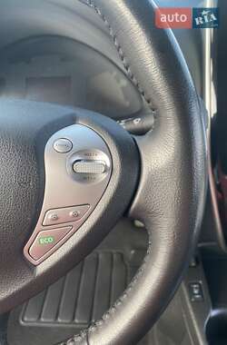 Хетчбек Nissan Leaf 2014 в 