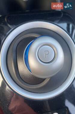 Хетчбек Nissan Leaf 2014 в 