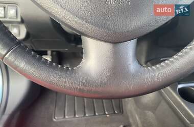 Хетчбек Nissan Leaf 2014 в 