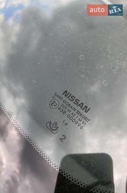 Хетчбек Nissan Leaf 2014 в 