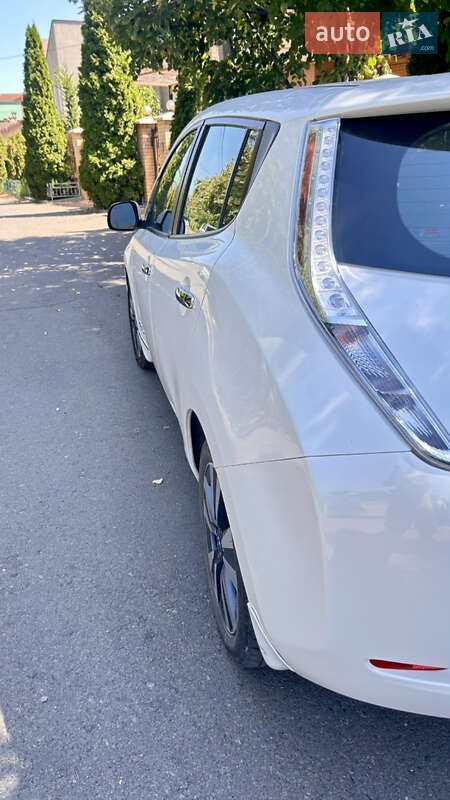 Хетчбек Nissan Leaf 2013 в Чорноморську