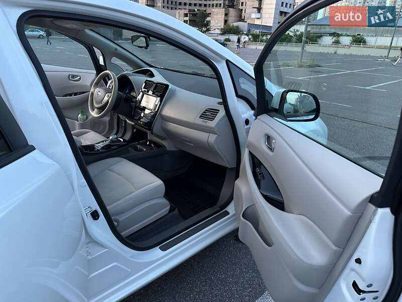 Хетчбек Nissan Leaf 2016 в Києві