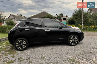 Хэтчбек Nissan Leaf 2013 в 