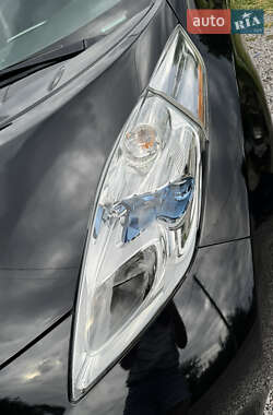 Хэтчбек Nissan Leaf 2013 в 