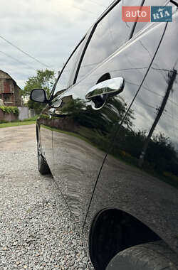 Хэтчбек Nissan Leaf 2013 в 