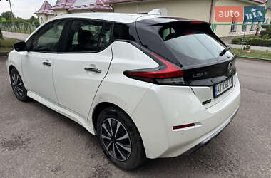 Хэтчбек Nissan Leaf 2023 в 