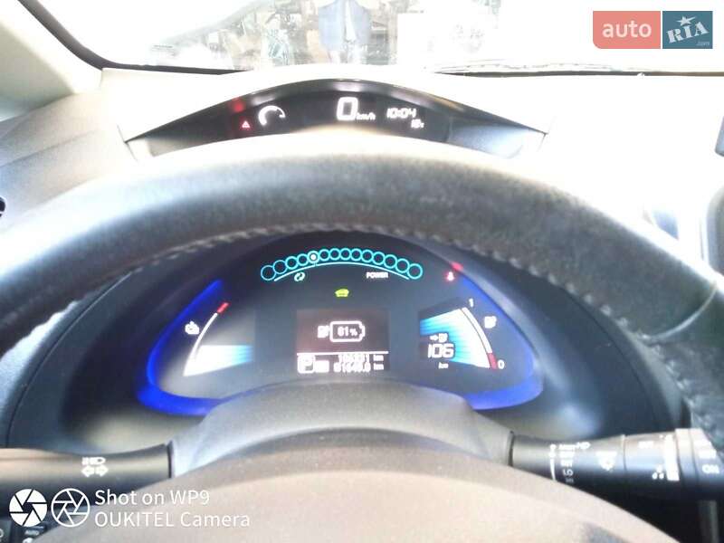 Хэтчбек Nissan Leaf 2015 в Днепре