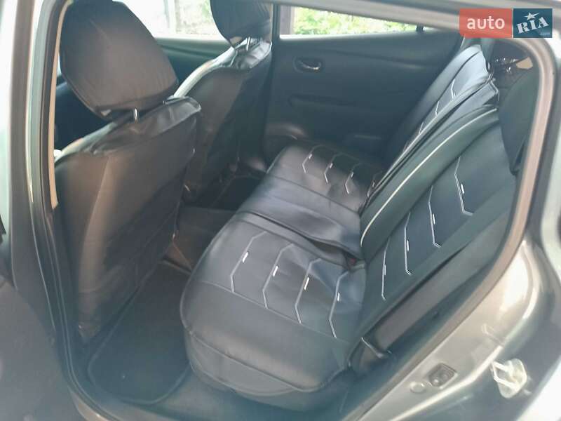 Хэтчбек Nissan Leaf 2015 в Днепре