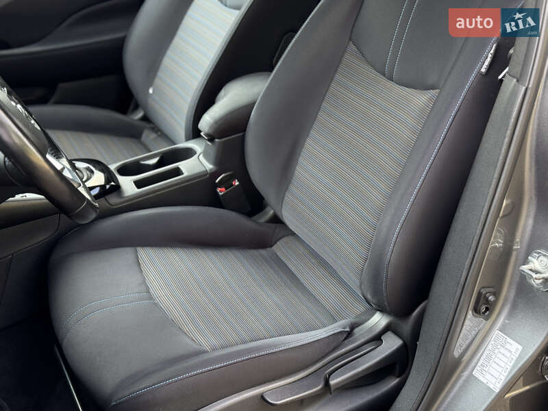 Хэтчбек Nissan Leaf 2019 в Киеве